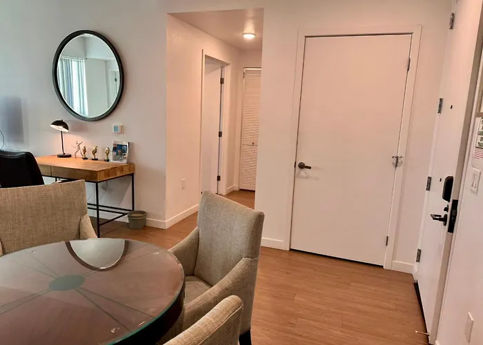 Deluxe Two-Bedroom Apartment