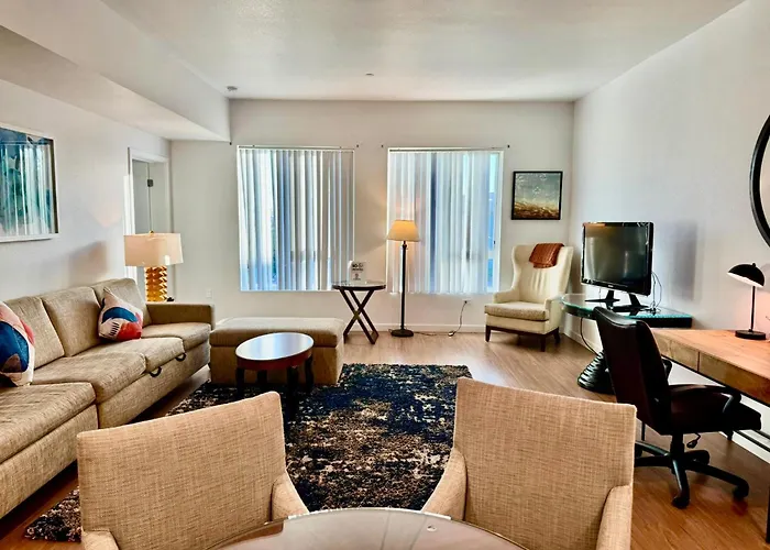 Deluxe Two-Bedroom Apartment